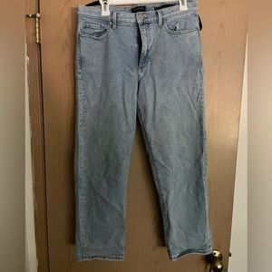 Banana Republic • Women's Mid-Rise Straight Jeans Premium Denim Light Wash